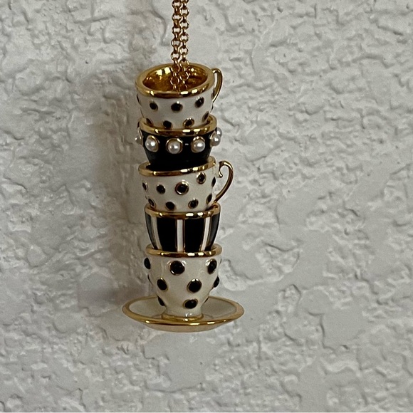 NWT KATE SPADE Alice in Wonderland Stacked Teacup Pendant Necklace Tea Time - Picture 9 of 9